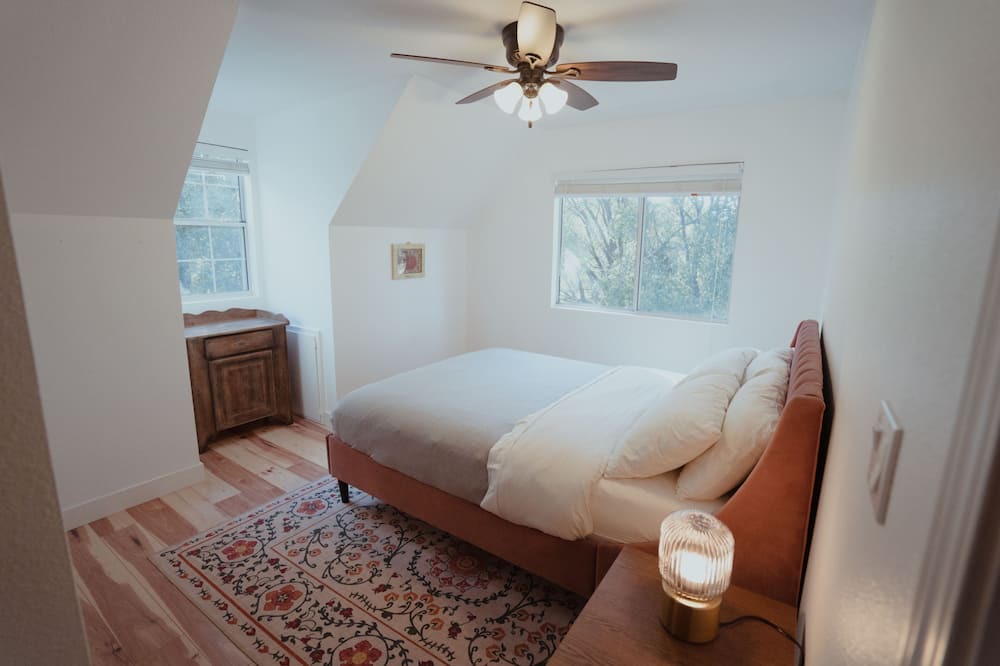 Photo of Bedroom in Oakhurst
