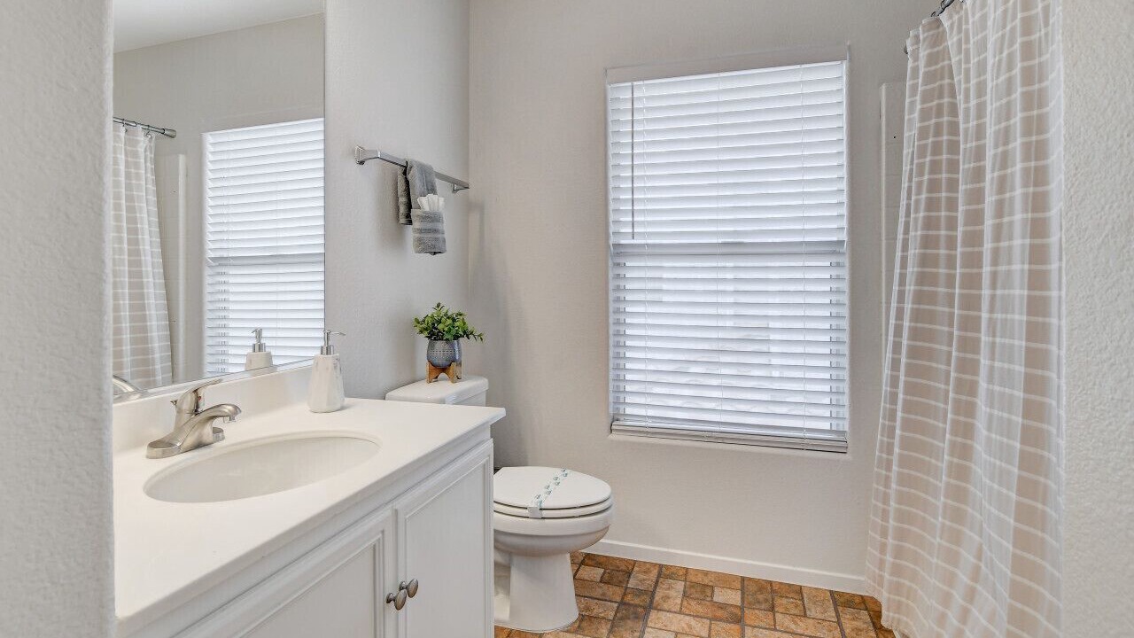Photo of Bathroom in Rhodes Ranch