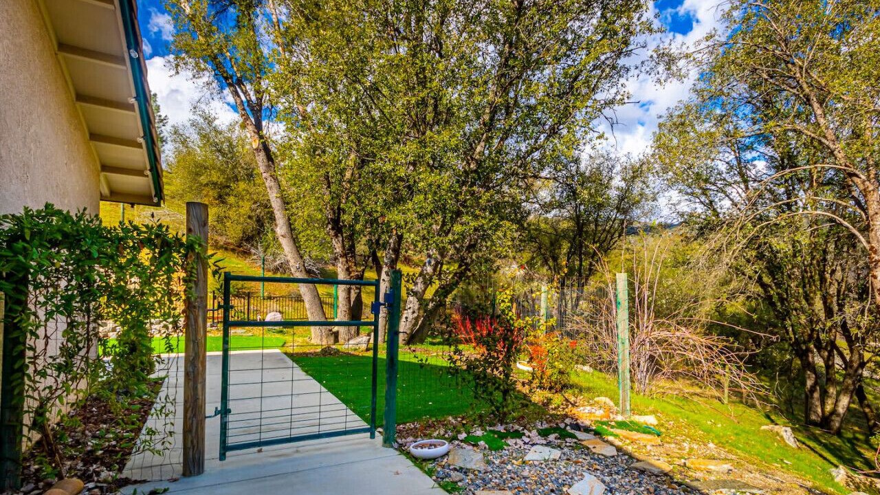 Photo of Outdoor in Oakhurst