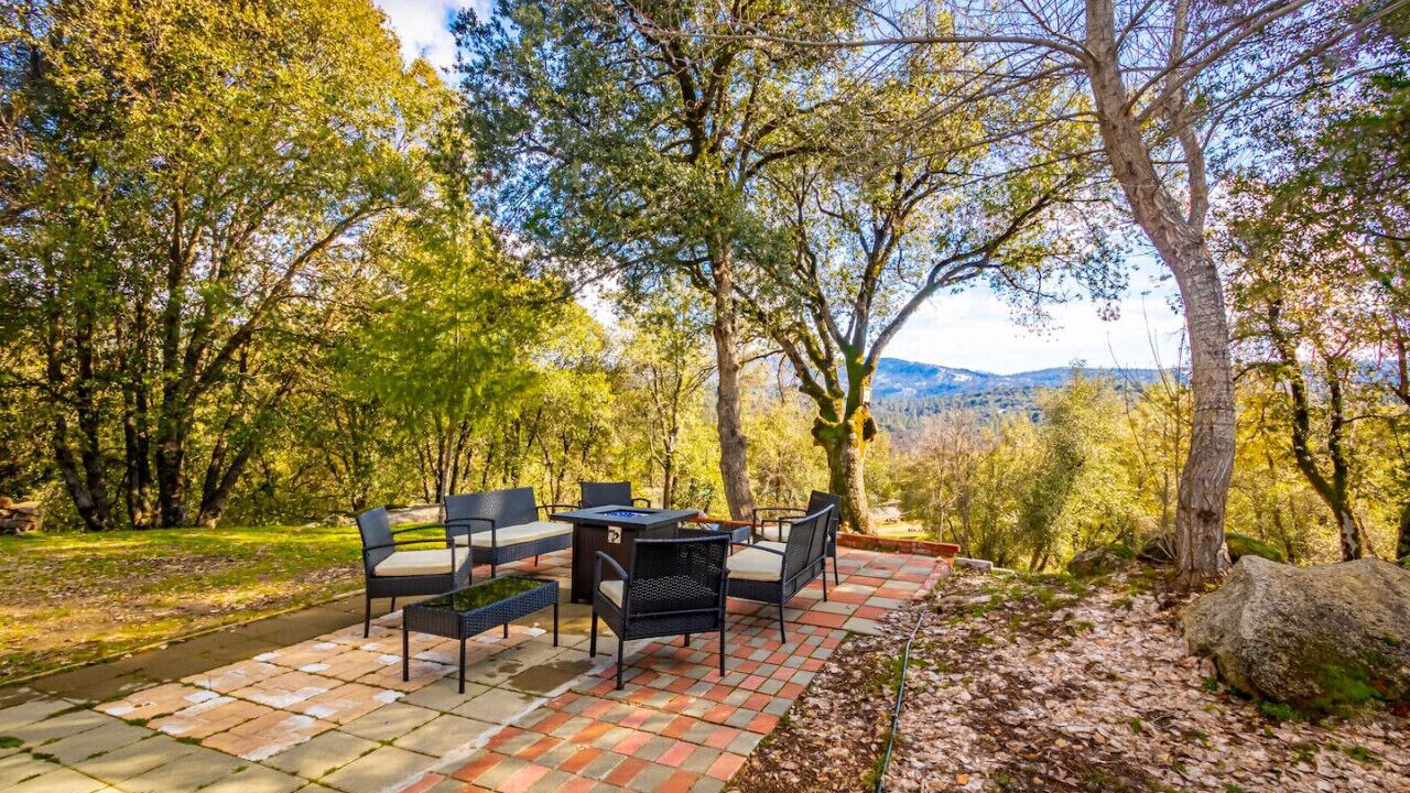 Photo of Outdoor in Oakhurst