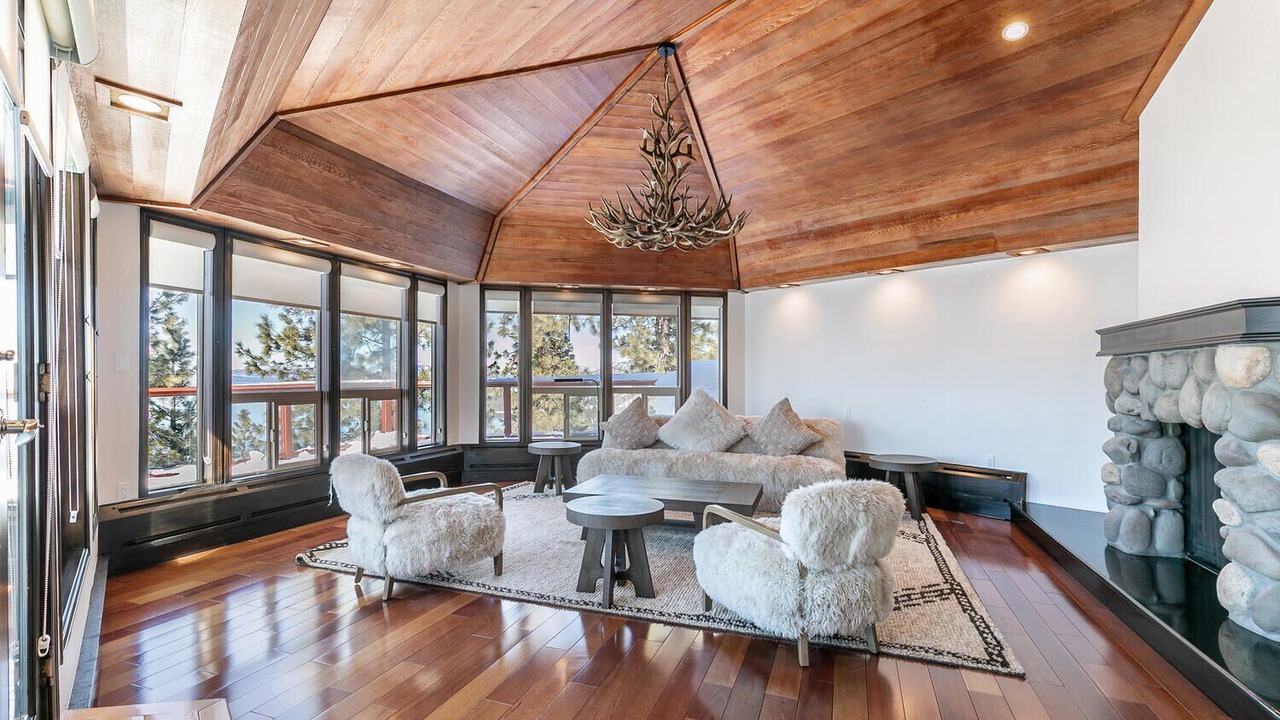 Photo of Livingroom in Lincoln Park