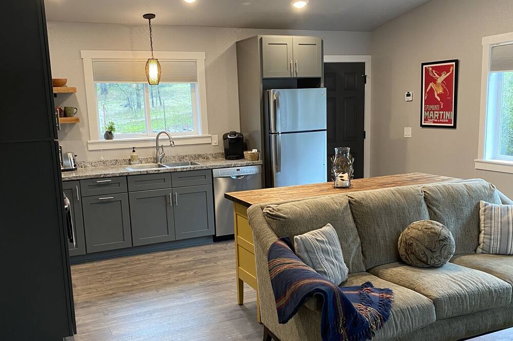 Photo of Livingroom in Redding