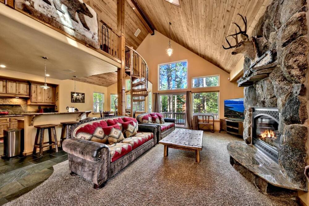 Photo of Livingroom in Tahoe Paradise
