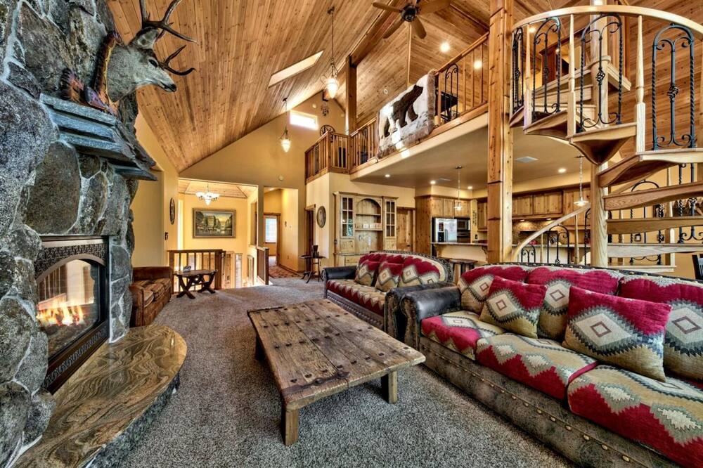 Photo of Livingroom in Tahoe Paradise