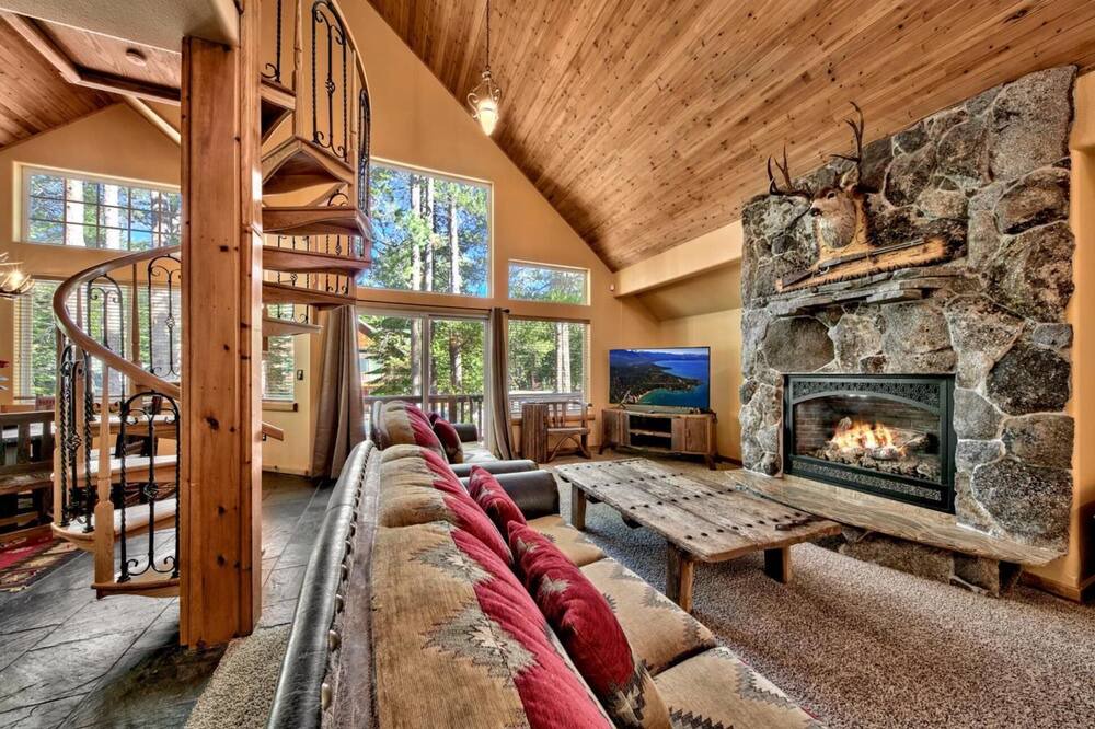 Photo of Livingroom in Tahoe Paradise