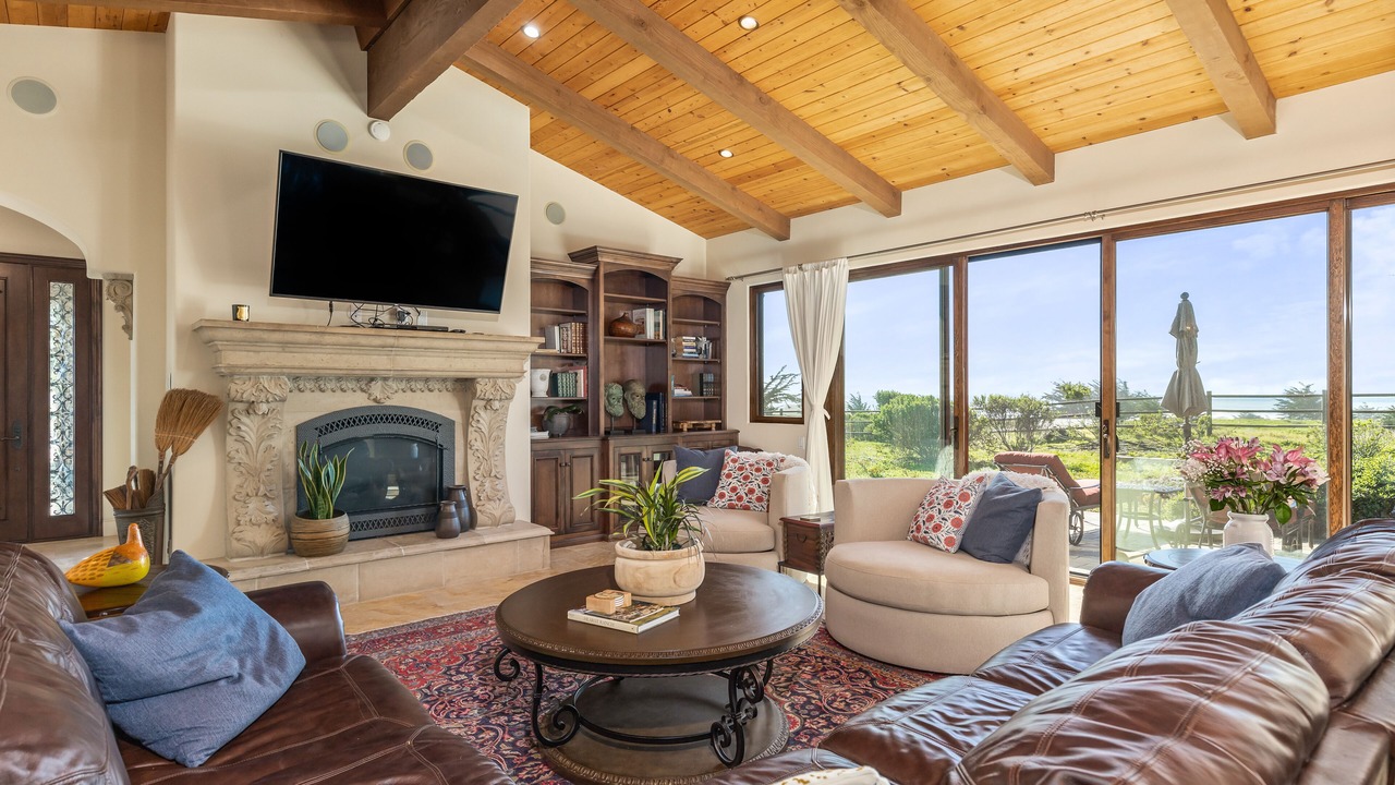 Photo of Livingroom in San Simeon