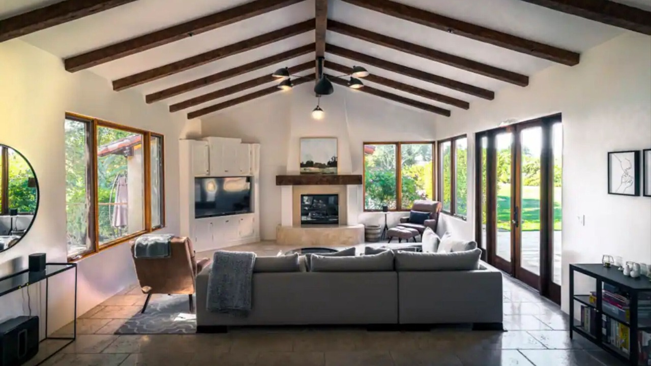 Photo of Livingroom in Monterey
