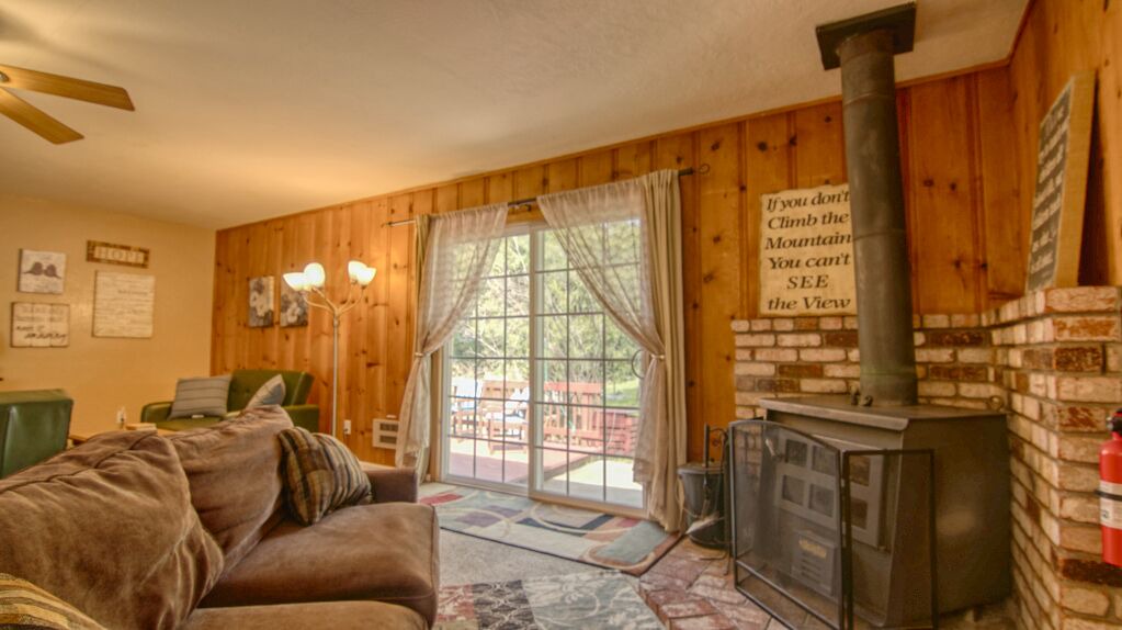 Photo of Livingroom in Groveland