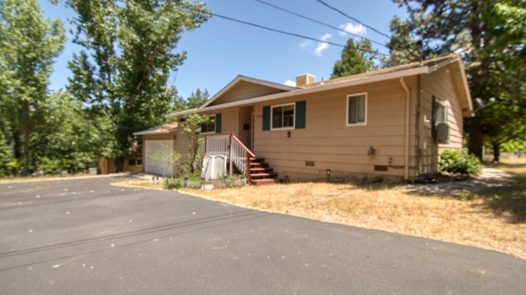 Photo of Outdoor in Groveland