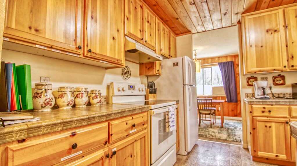 Photo of Kitchen in Groveland