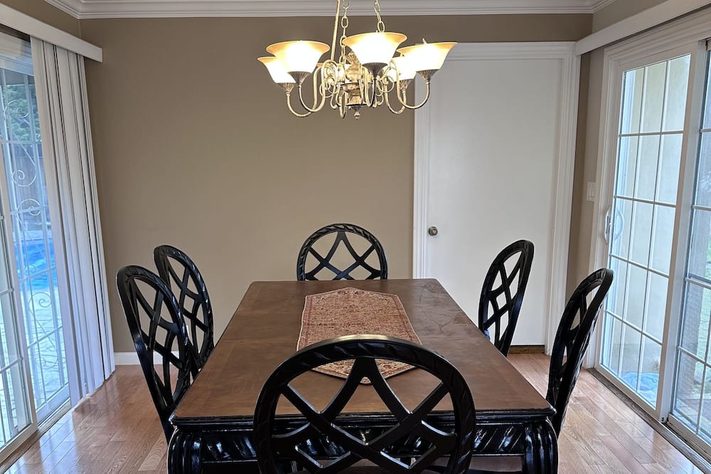 Photo of Livingroom in Cambrian Park