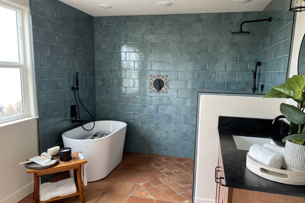 Photo of Bathroom in Reedley