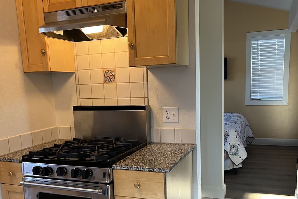 Photo of Kitchen in Railroad District