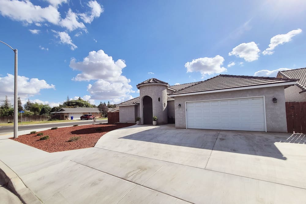 Photo of Outdoor in Porterville