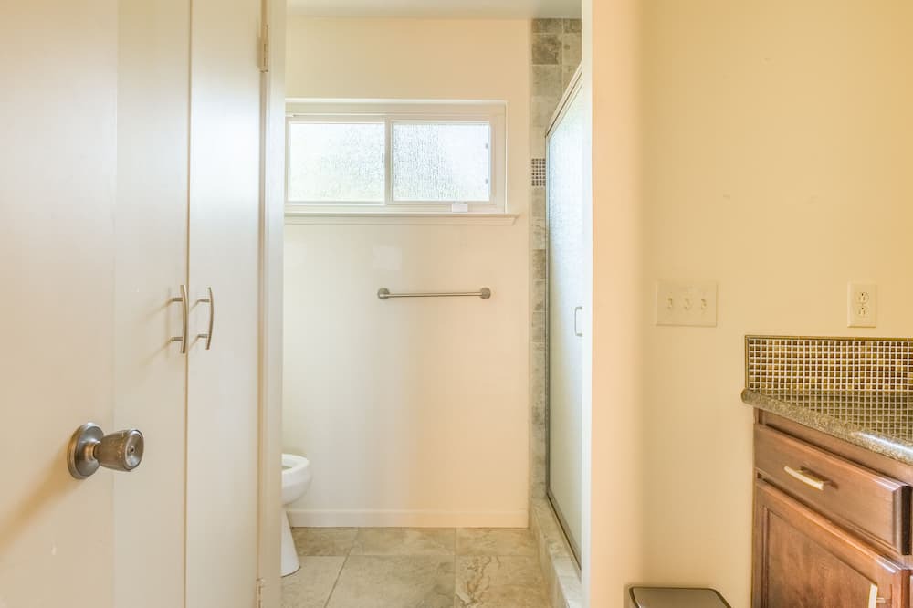 Photo of Bathroom in Madera