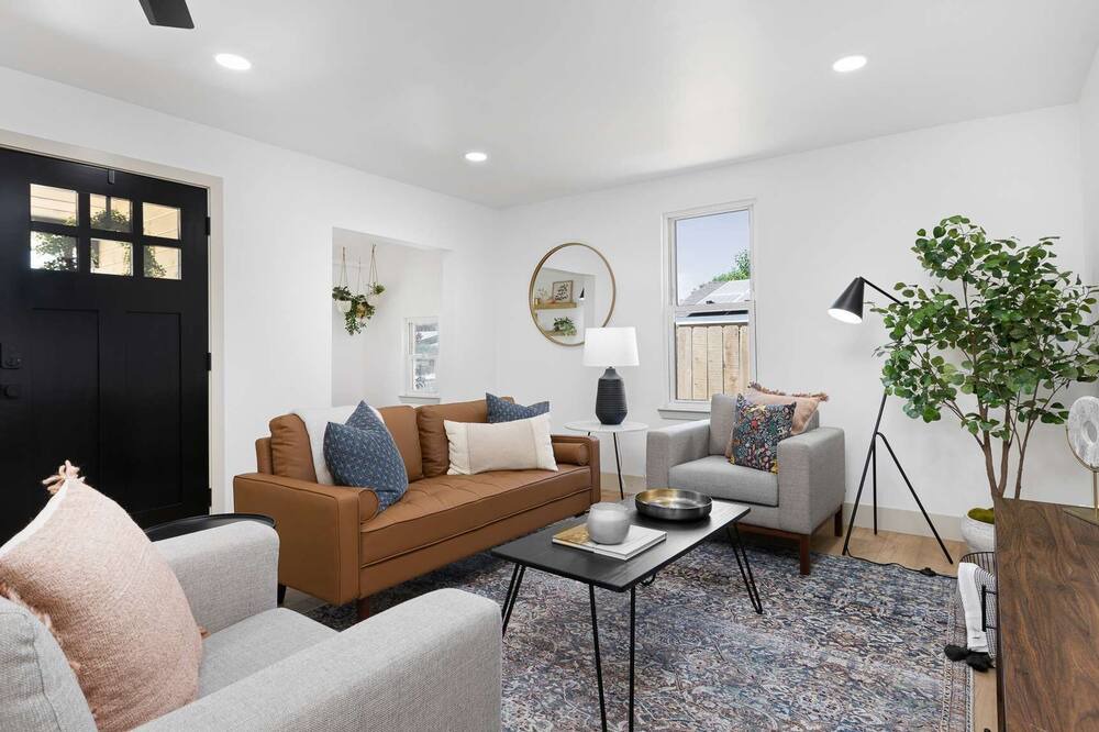 Photo of Livingroom in Exeter
