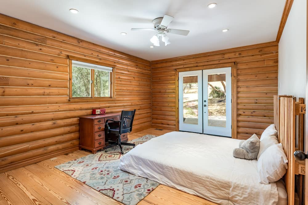 Photo of Bedroom in North Fork