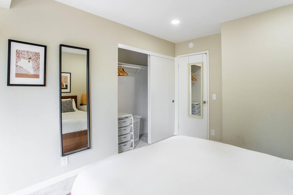 Photo of Bedroom in Centerville