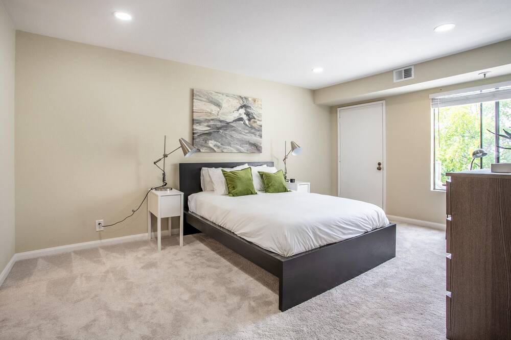 Photo of Bedroom in Centerville