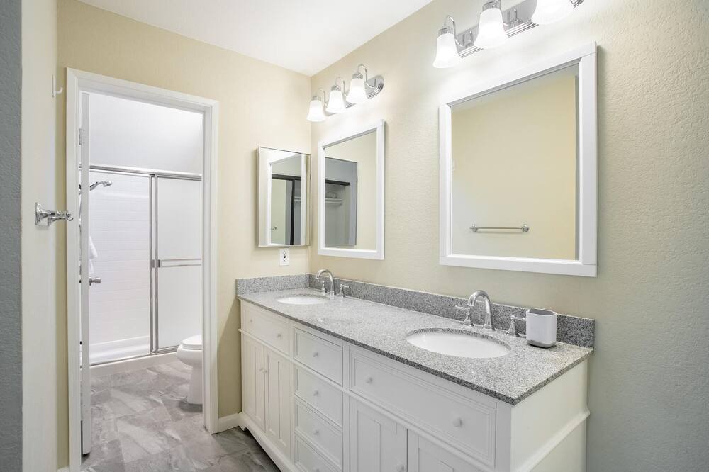 Photo of Bathroom in Centerville