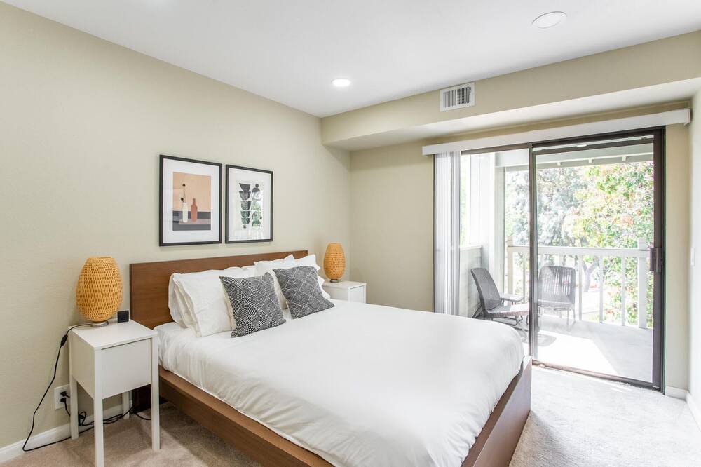 Photo of Bedroom in Centerville
