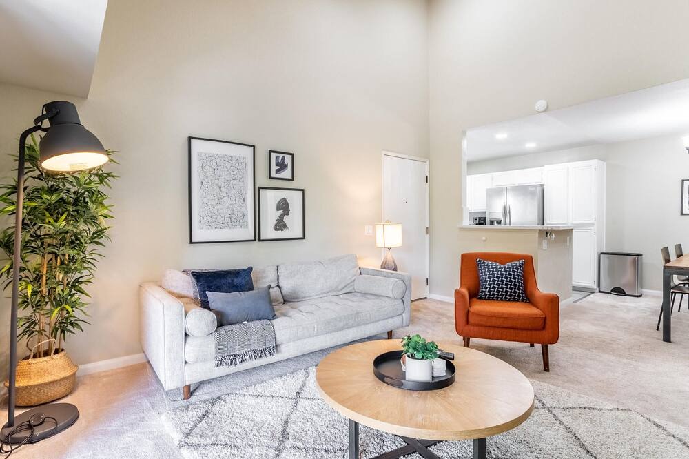 Photo of Livingroom in Centerville
