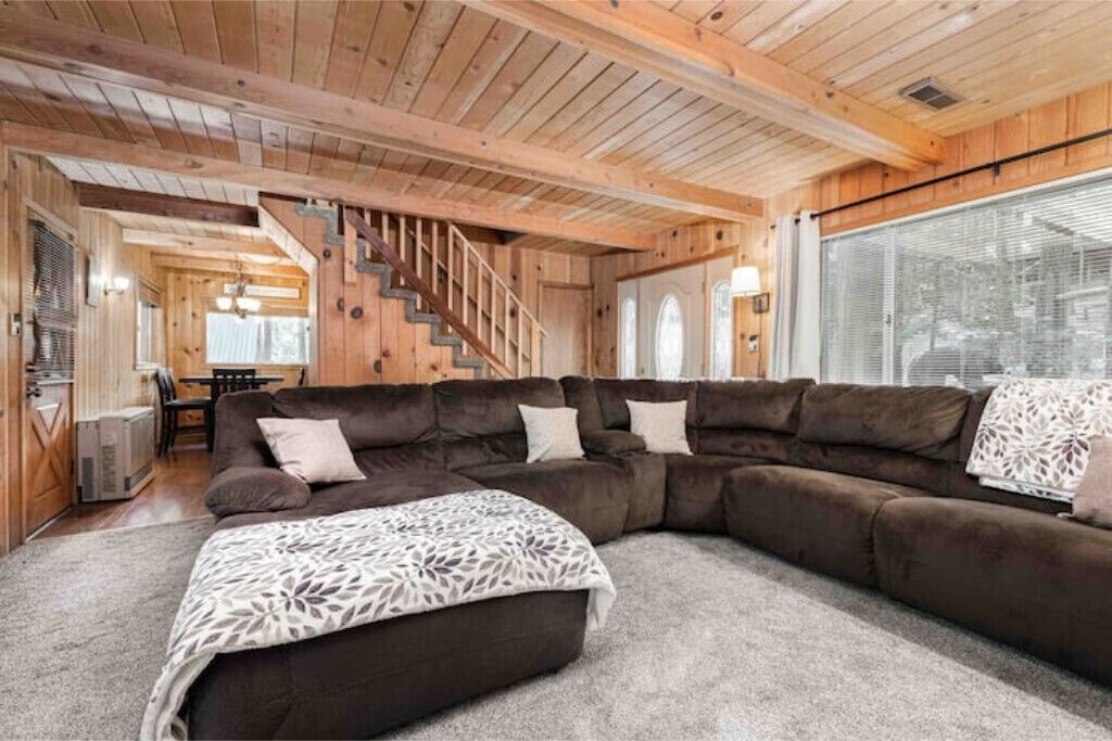 Photo of Livingroom in Shaver Lake