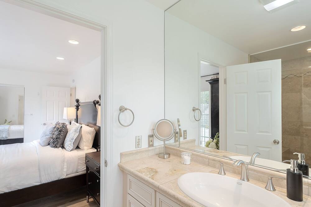 Photo of Bathroom in Del Rey Oaks