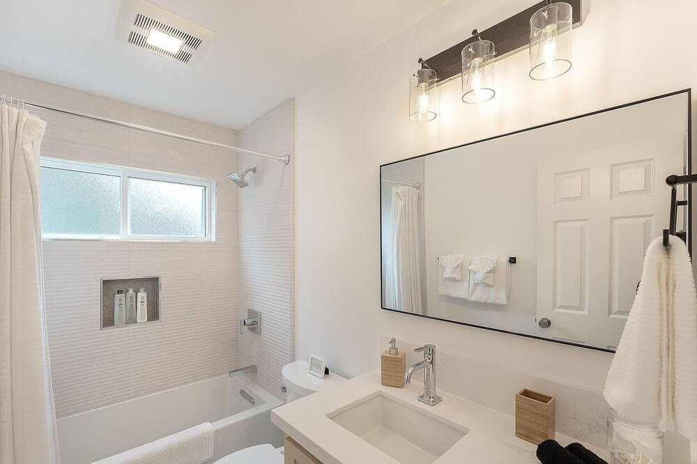 Photo of Bathroom in Del Rey Oaks
