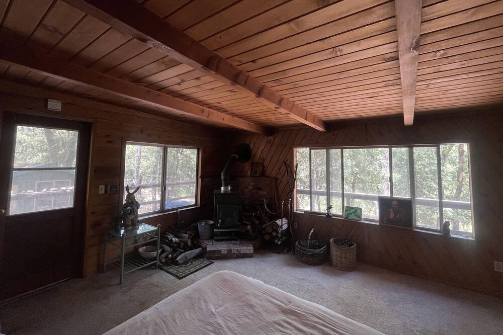 Photo of Bedroom in Altaville