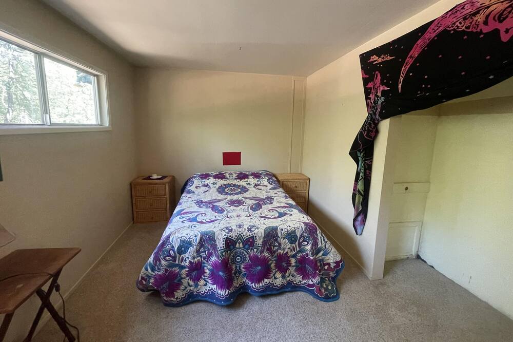 Photo of Bedroom in Altaville