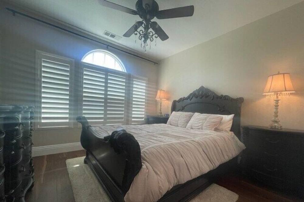 Photo of Bedroom in Tulare