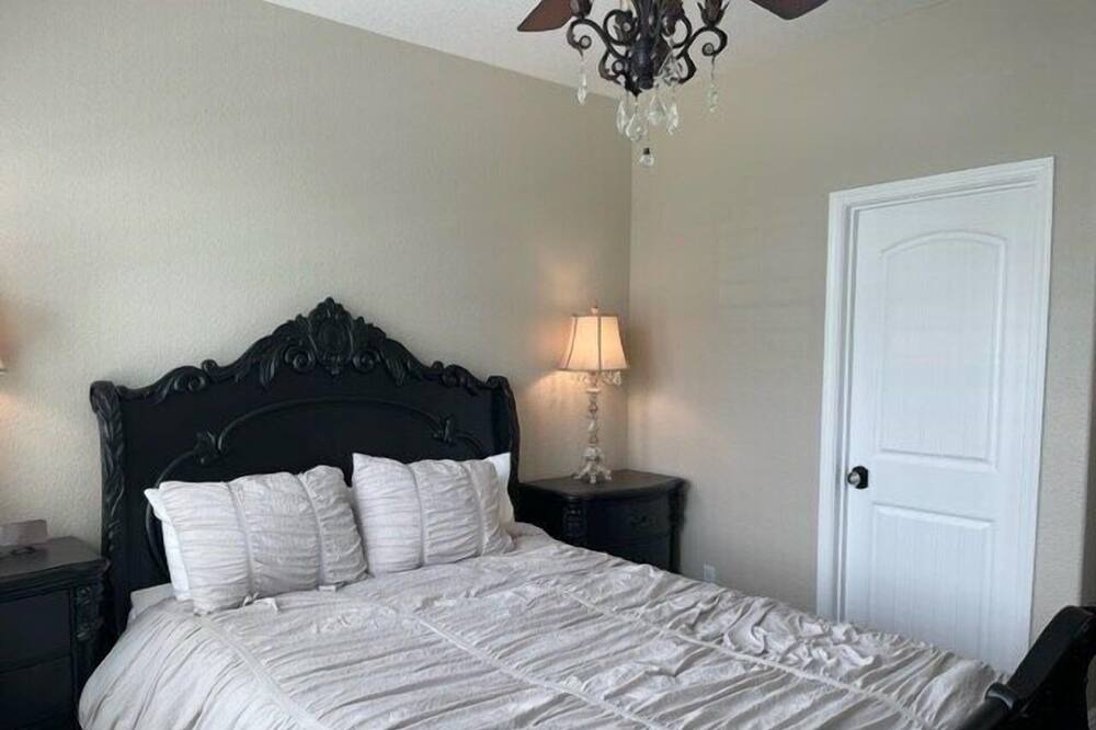 Photo of Bedroom in Tulare