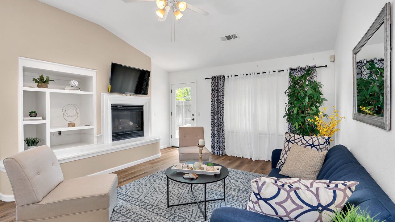 Photo of Livingroom in Merced