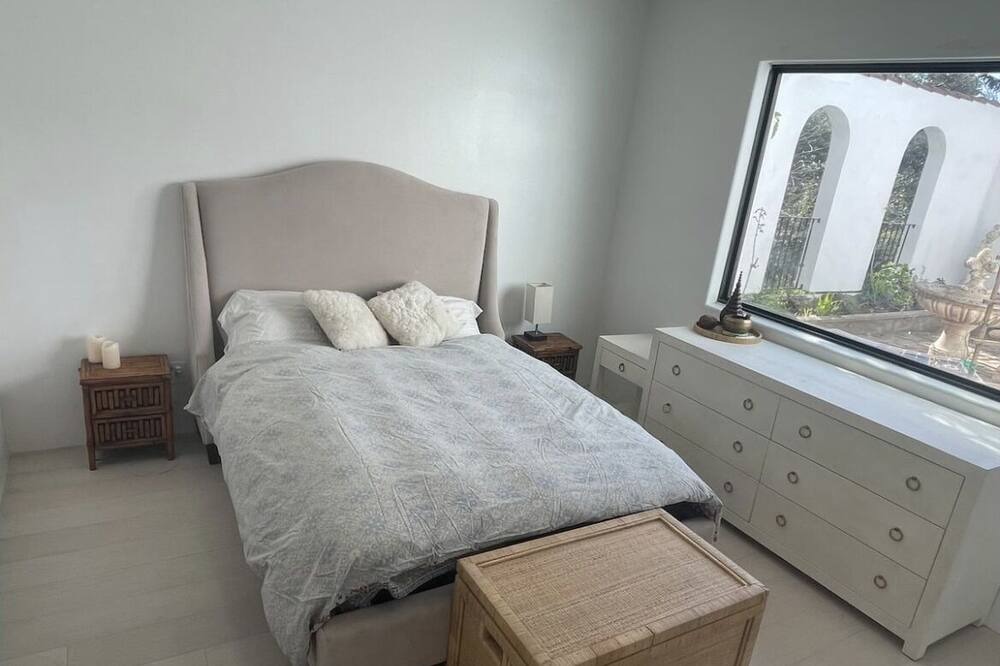 Photo of Bedroom in Berkeley Hills