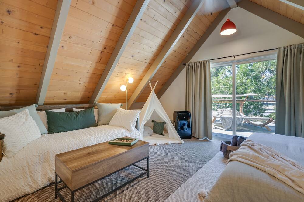 Photo of Bedroom in Groveland