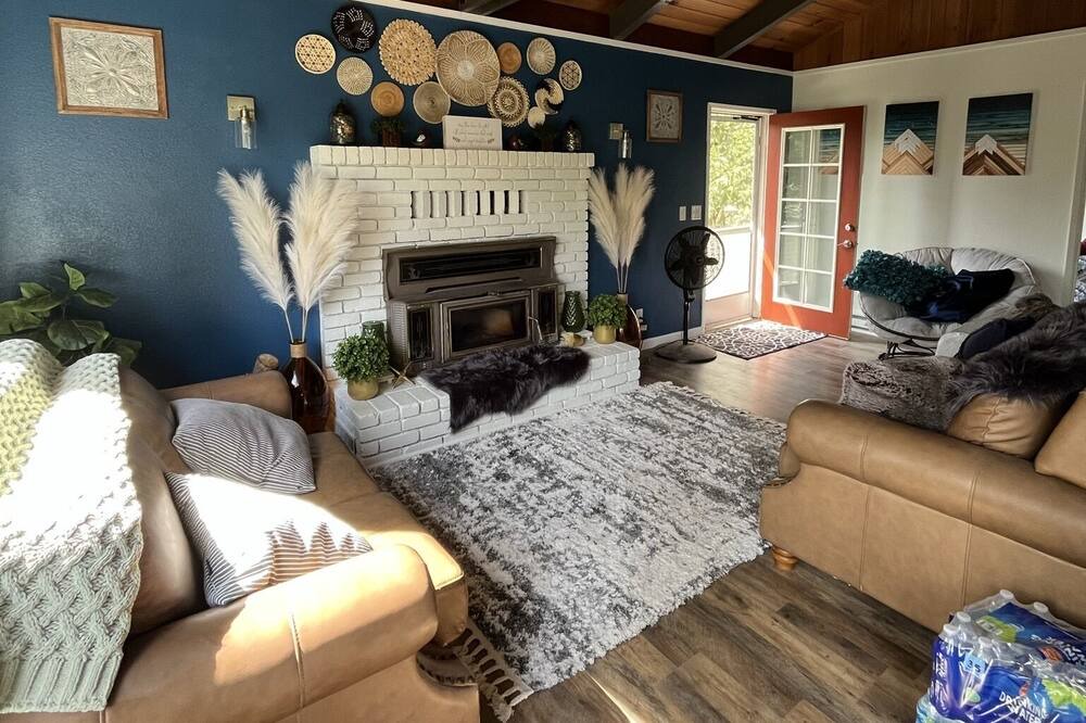 Photo of Livingroom in Mi-Wuk Village