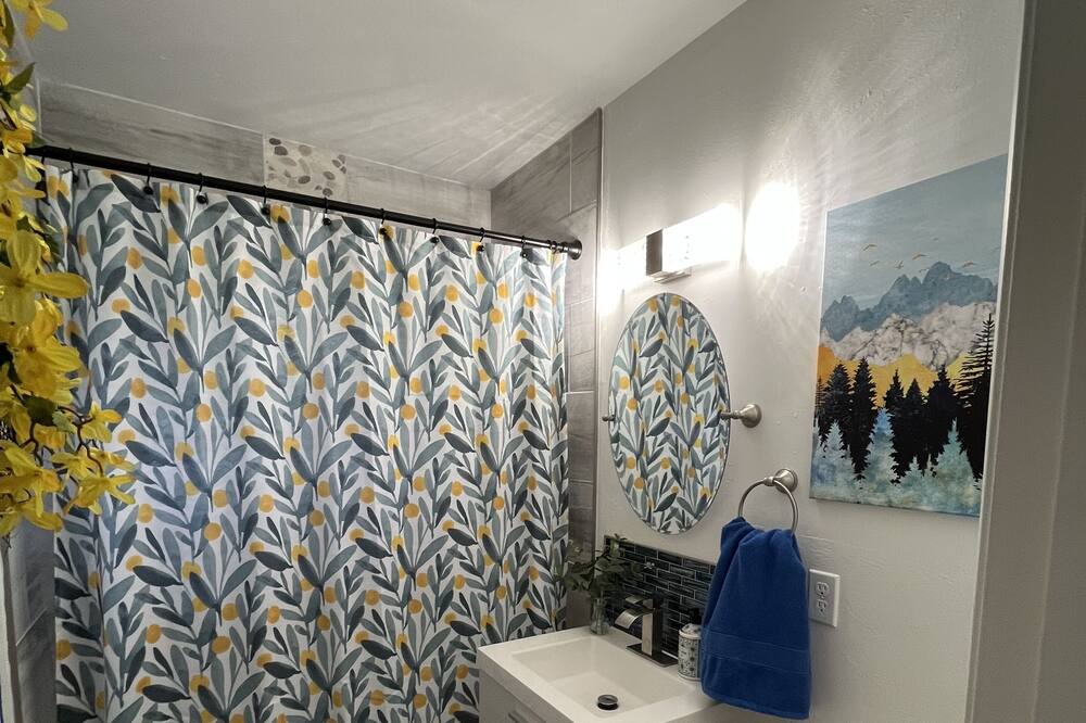Photo of Bathroom in Mi-Wuk Village