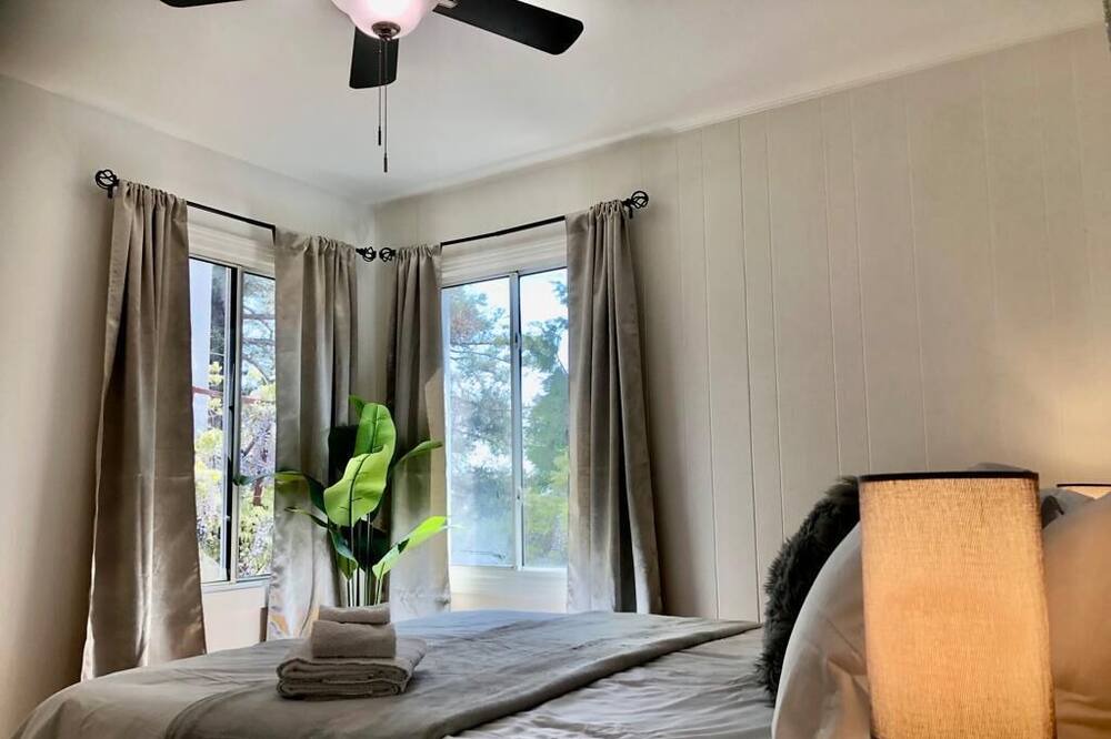 Photo of Bedroom in Ashland