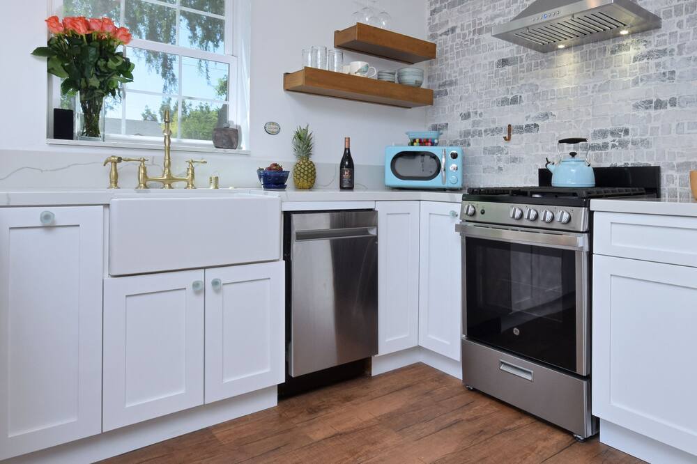 Photo of Kitchen in Valley Glen
