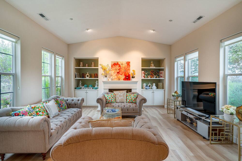 Photo of Livingroom in Monterey