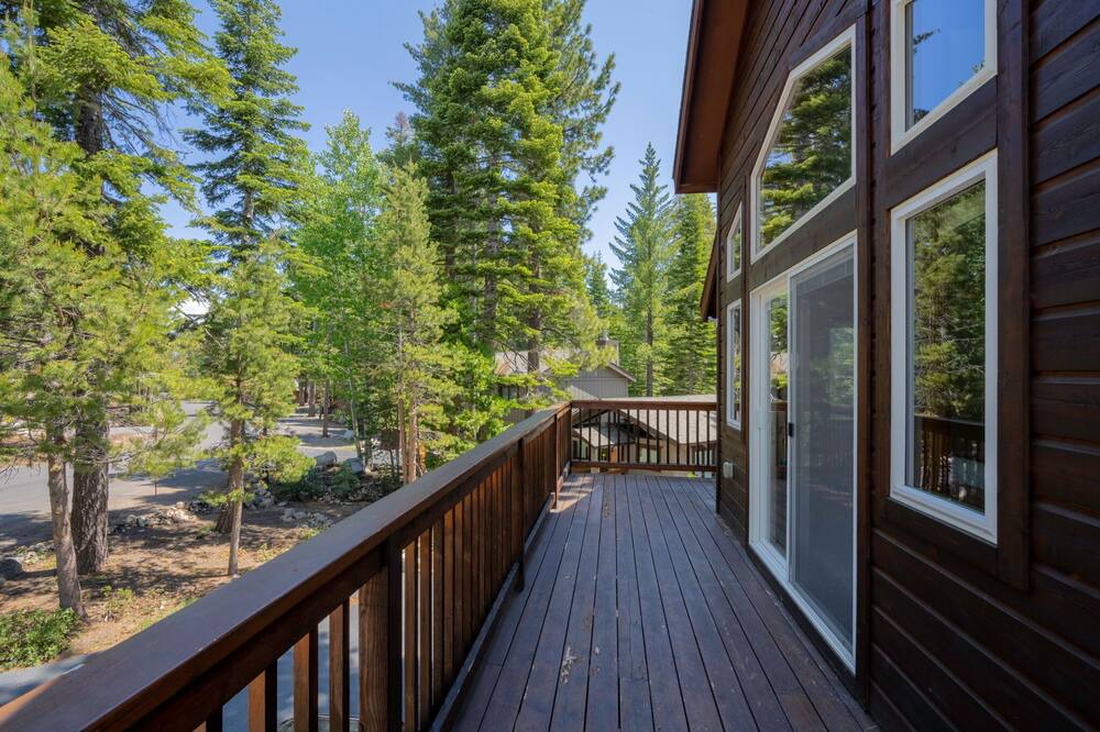 Photo of Patio Balcony in Chamberlands
