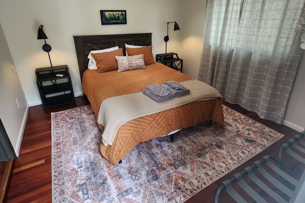 Photo of Bedroom in North Fork