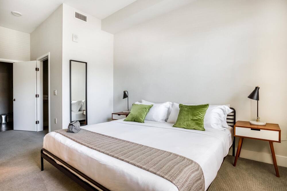 Photo of Bedroom in Centerville
