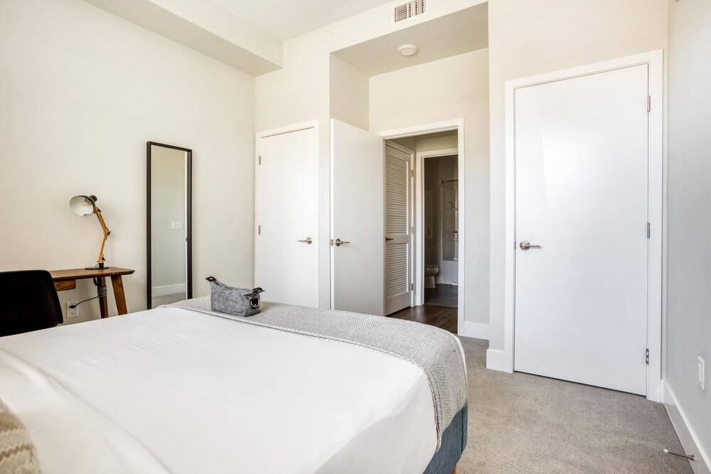 Photo of Bedroom in Centerville
