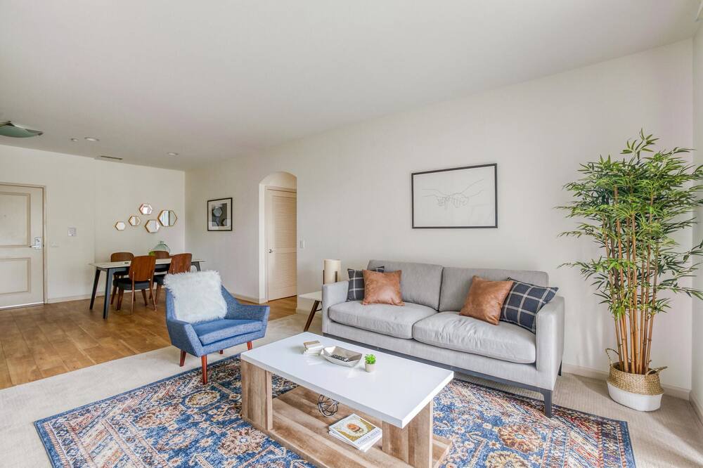 Photo of Livingroom in Cupertino