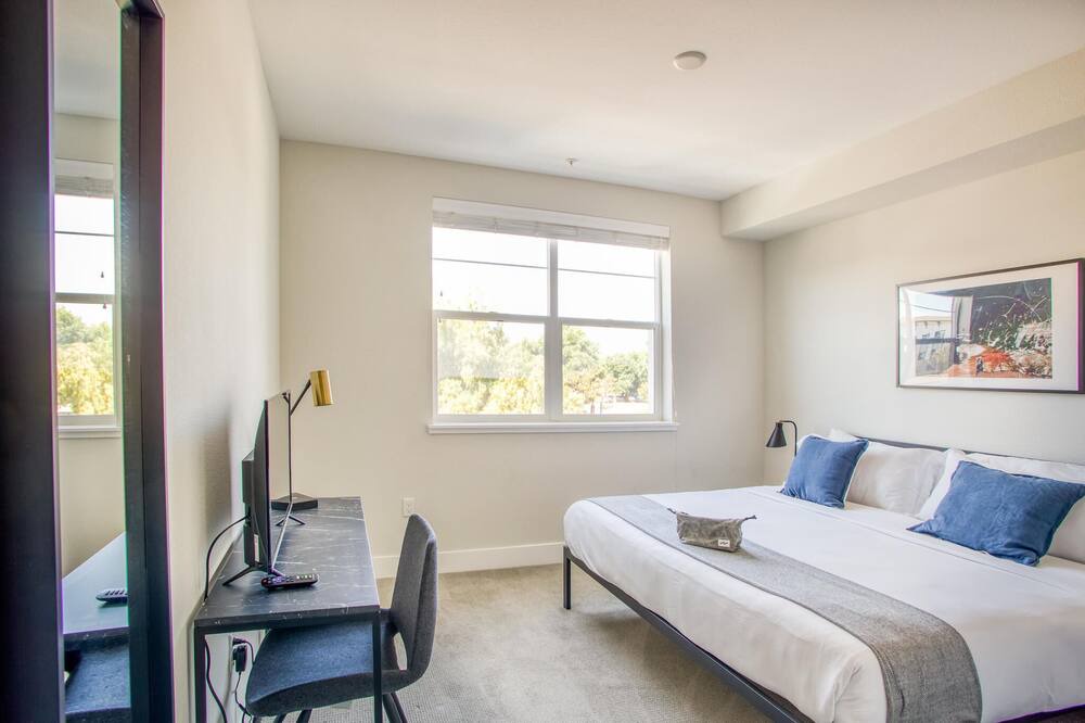 Photo of Bedroom in Centerville