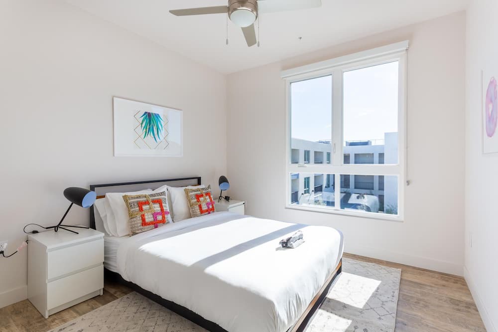 Photo of Bedroom in NoHo Arts District