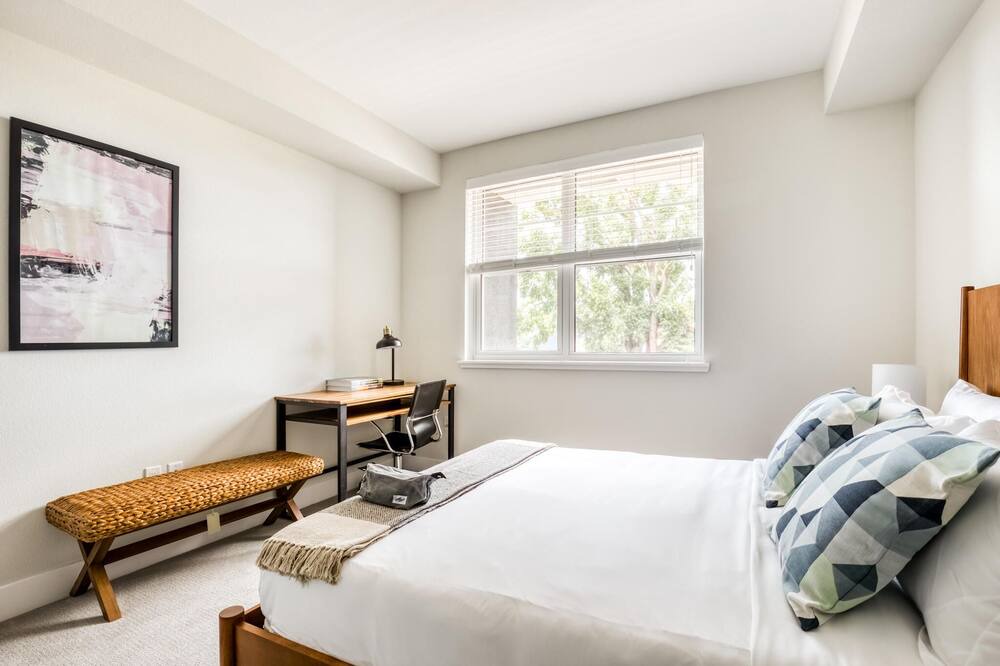 Photo of Bedroom in Centerville