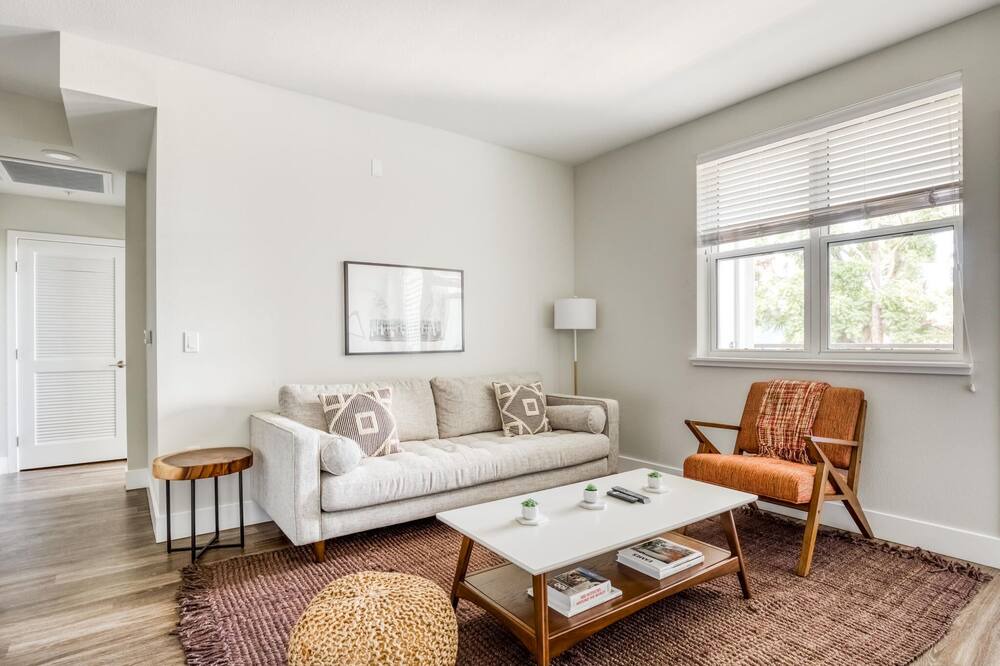 Photo of Livingroom in Centerville